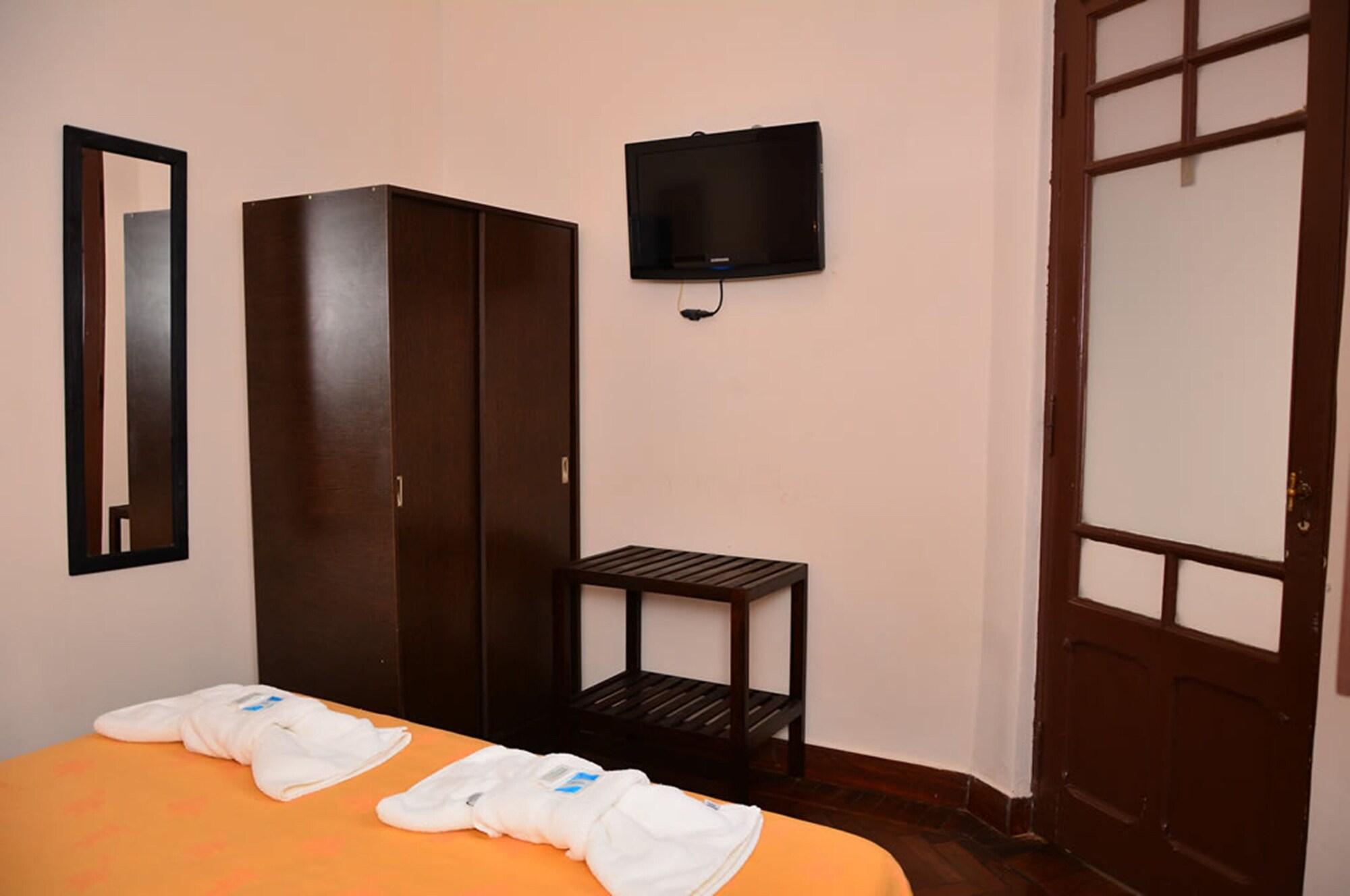 Hotel La Giralda Salta Buitenkant foto