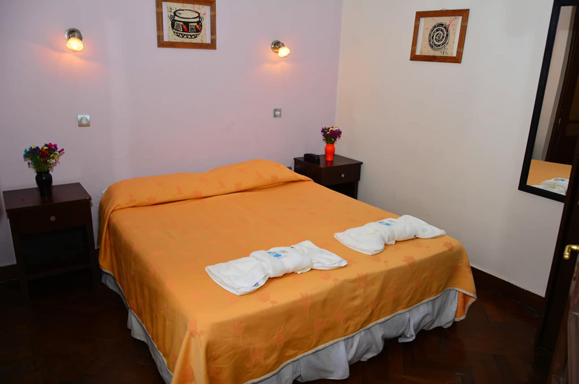 Hotel La Giralda Salta Buitenkant foto
