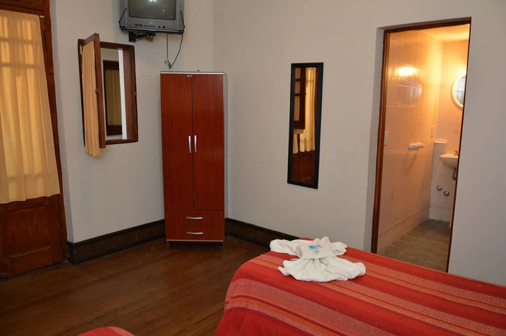 Hotel La Giralda Salta Buitenkant foto